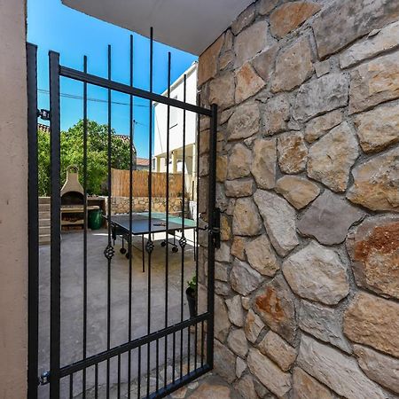 Apartment Loro With Jacuzzi Posedarje Εξωτερικό φωτογραφία
