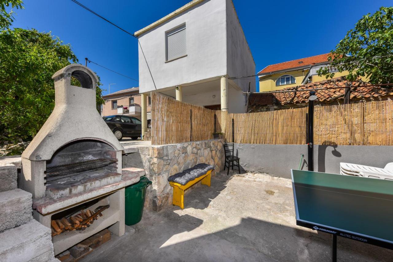 Apartment Loro With Jacuzzi Posedarje Εξωτερικό φωτογραφία