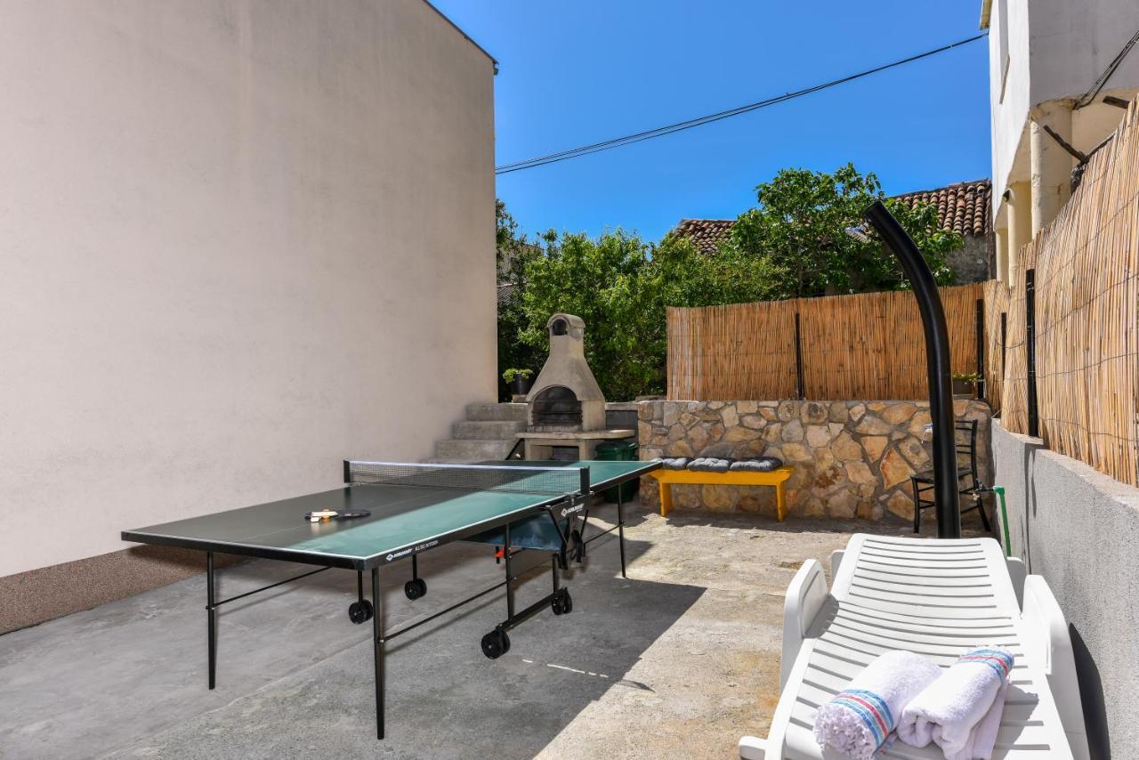 Apartment Loro With Jacuzzi Posedarje Εξωτερικό φωτογραφία