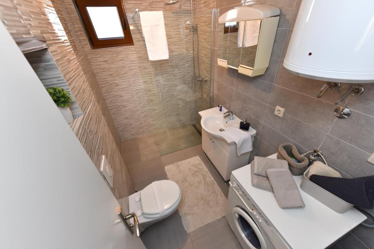 Apartment Loro With Jacuzzi Posedarje Εξωτερικό φωτογραφία